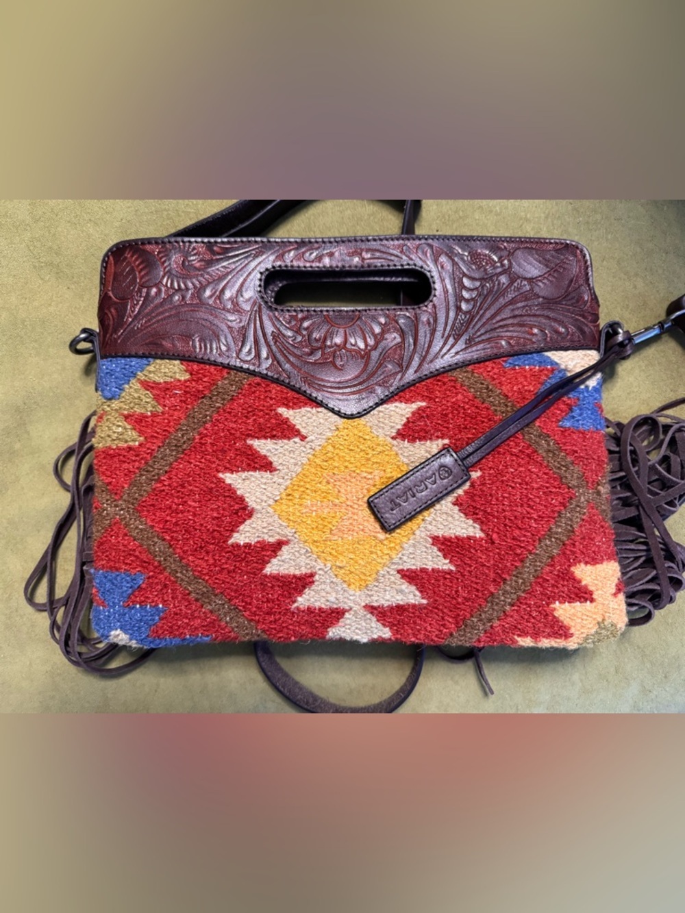 ARIAT WOMEN'S BRYNLEE CONCEALED
CARRY SLIM HANDBAG WITH HOLSTER in Aztec Multi - Picture 6 of 11